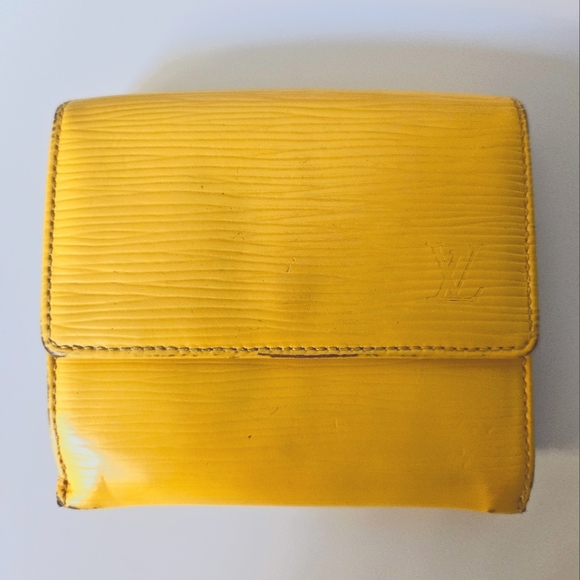 Louis Vuitton Handbags - EUC Auth Louis Vuitton Epi Porte Monnaie Billets Cartes Credit Wallet in Yellow